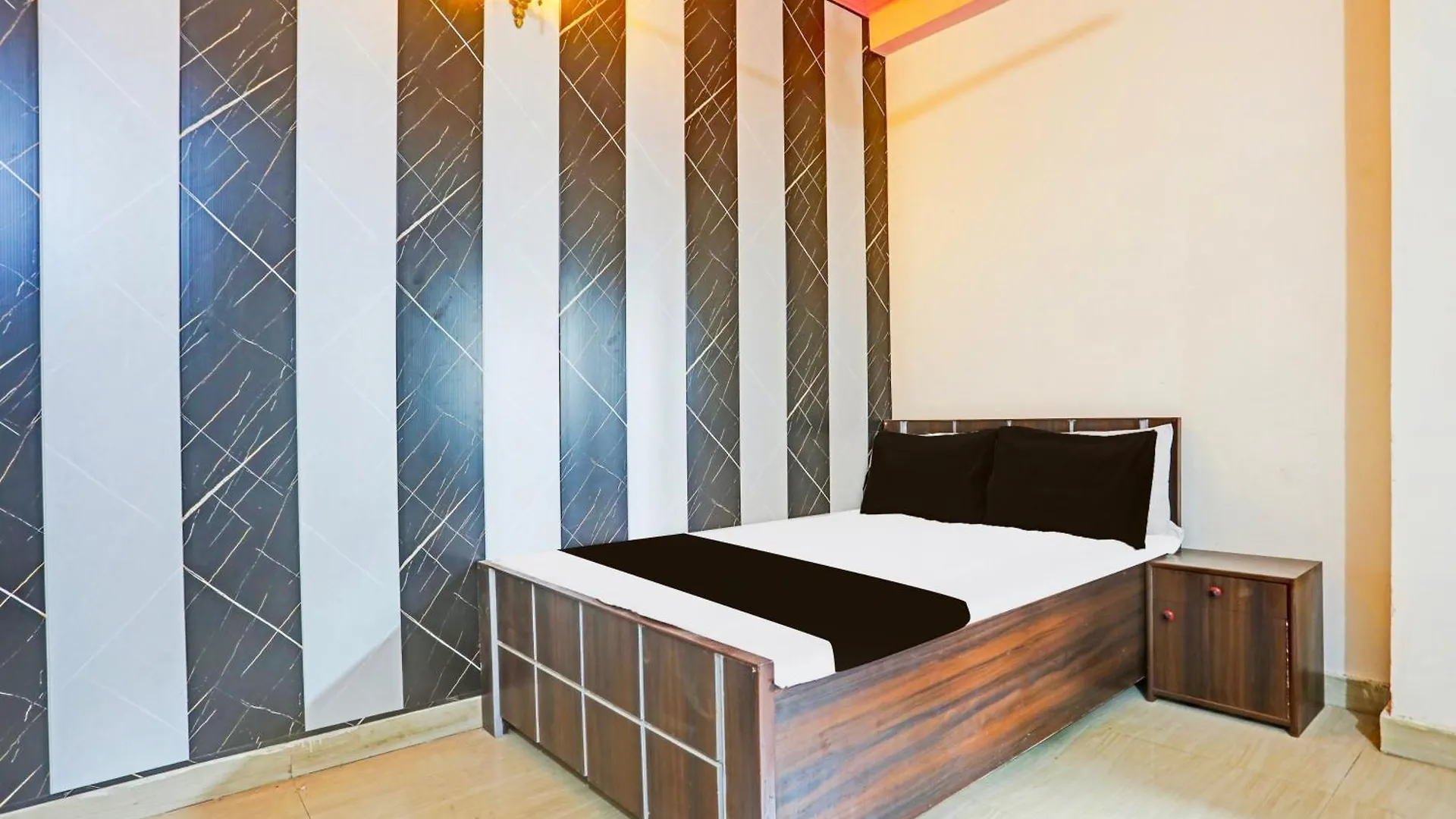 Hotel O Arvi Guest House Varanasi