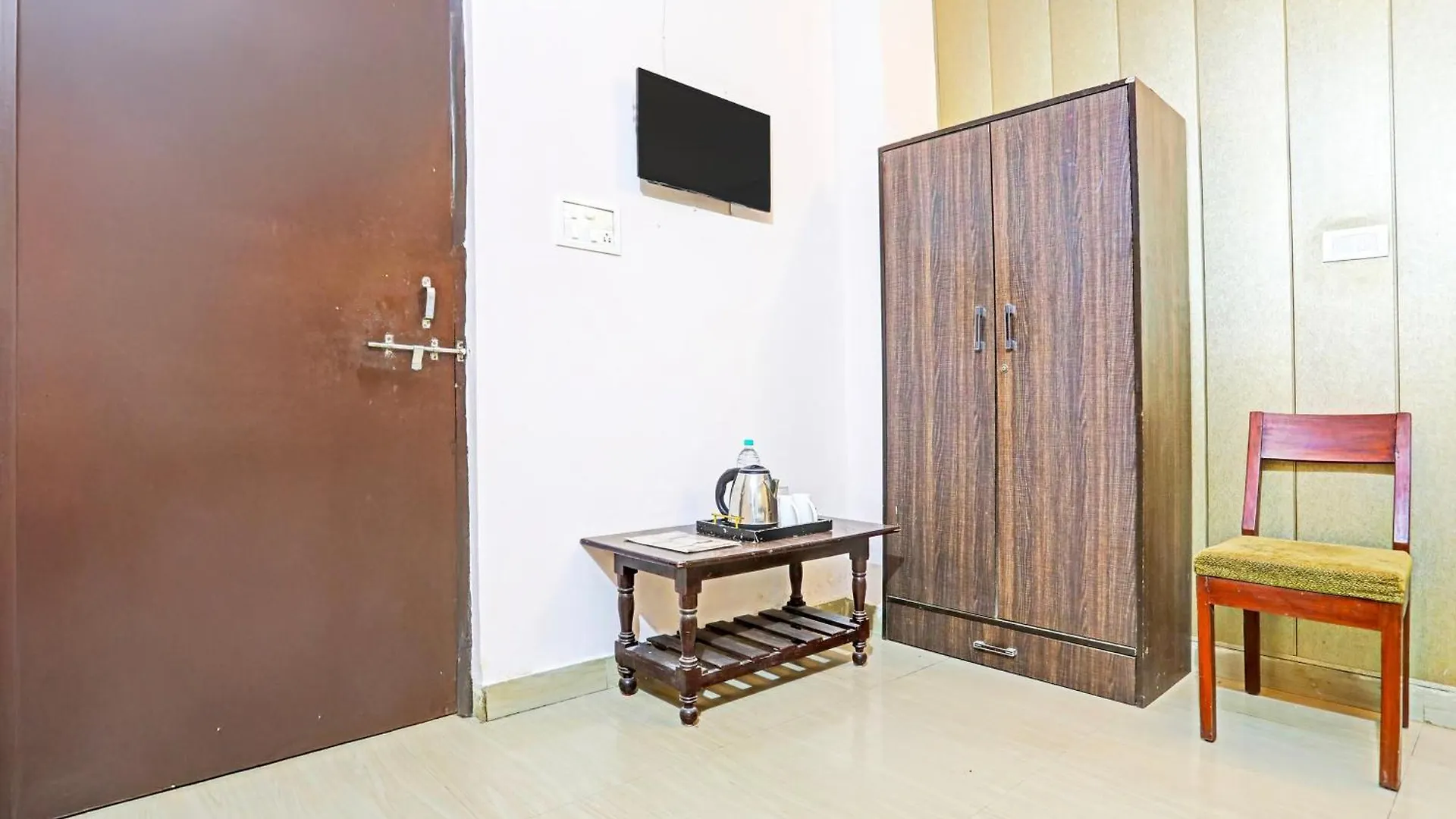 Hotel O Arvi Guest House Varanasi 3*,  India