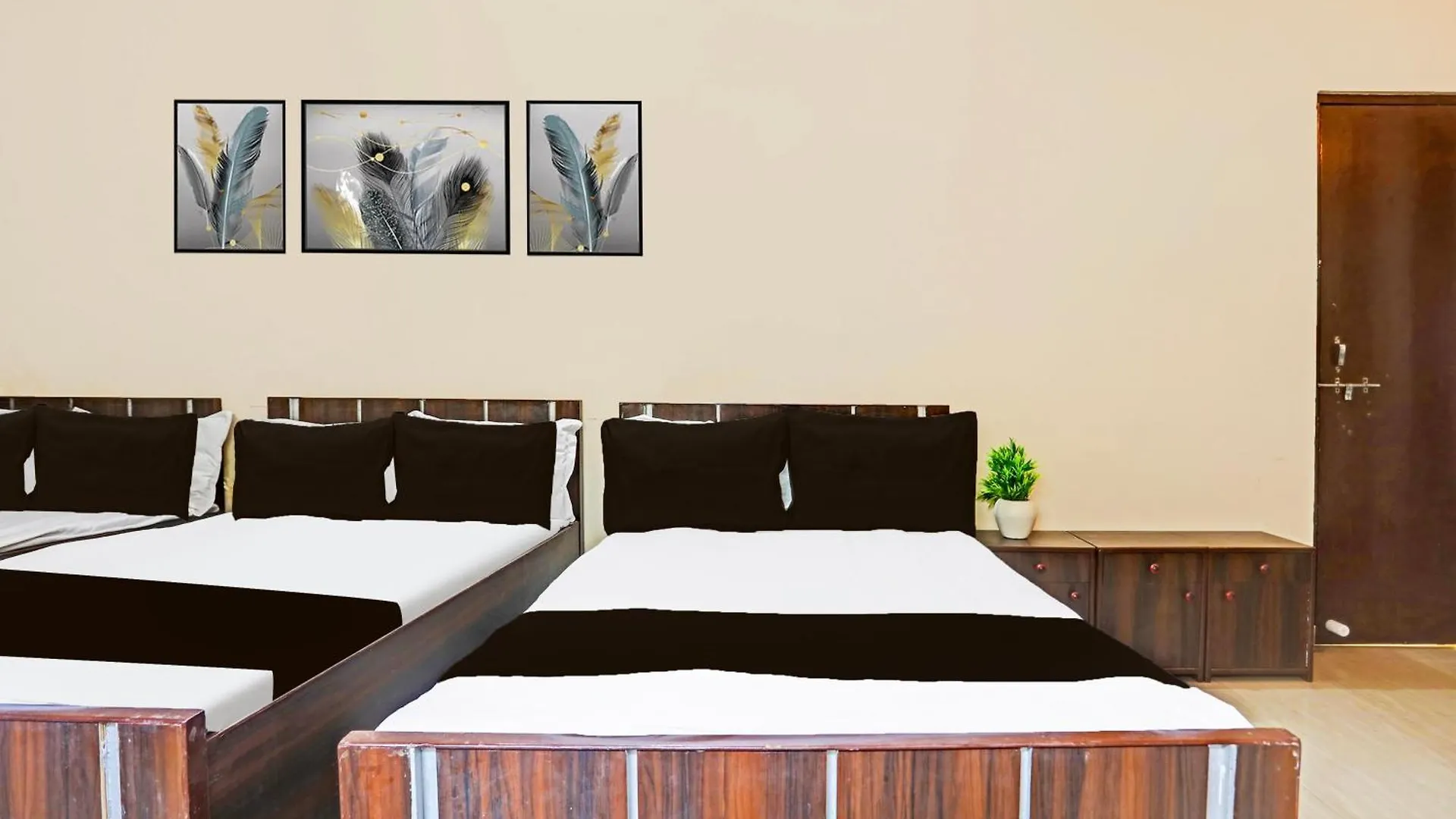 Hotel O Arvi Guest House Varanasi
