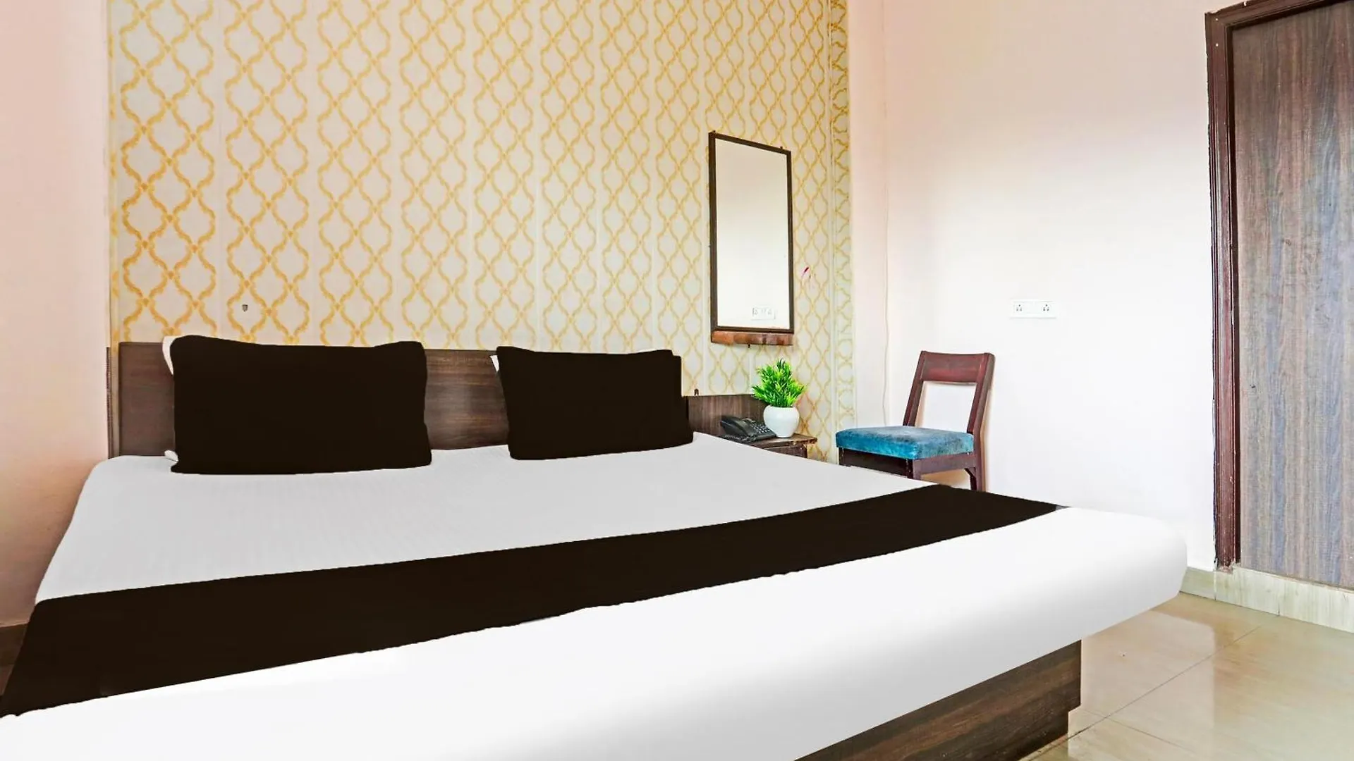 Hotel O Arvi Guest House Varanasi India